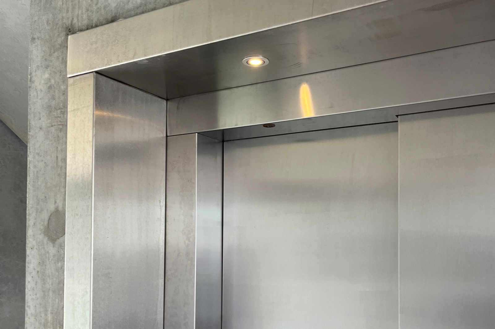 Afrensning af rust FØR/EFTER - Før