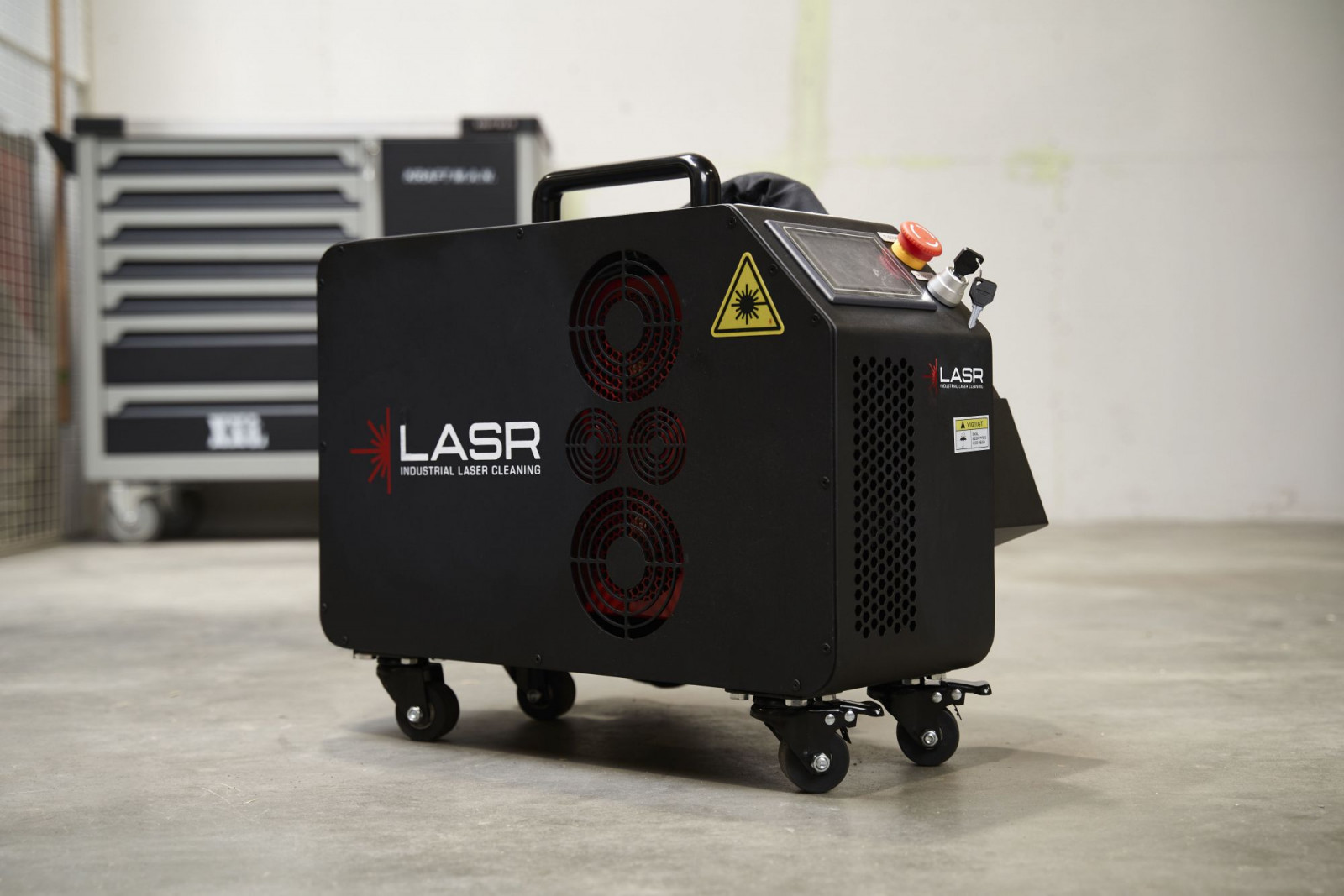 Laserafrenser maskine 300W til laser rens. Pulserende laser afrenser.